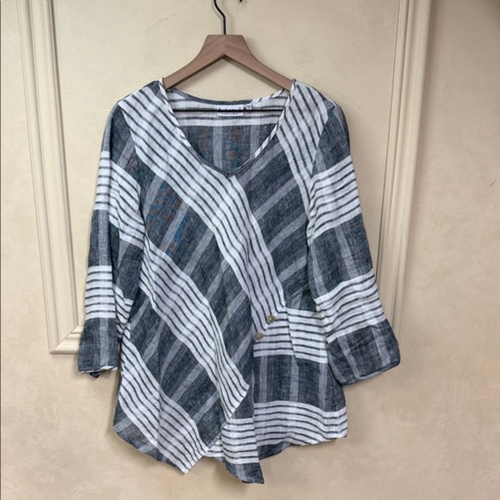 Habitat Clothes Artsy V-Button Linen Tunic